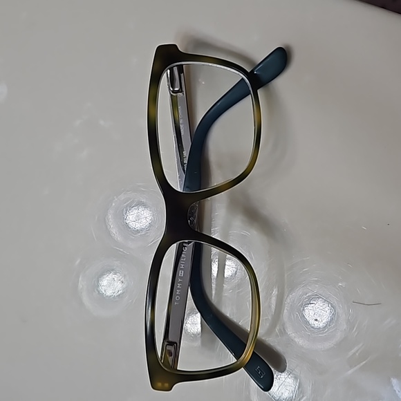 Tommy Hilfiger yellow and brown plastic frame glasses with case. - Picture 2 of 4